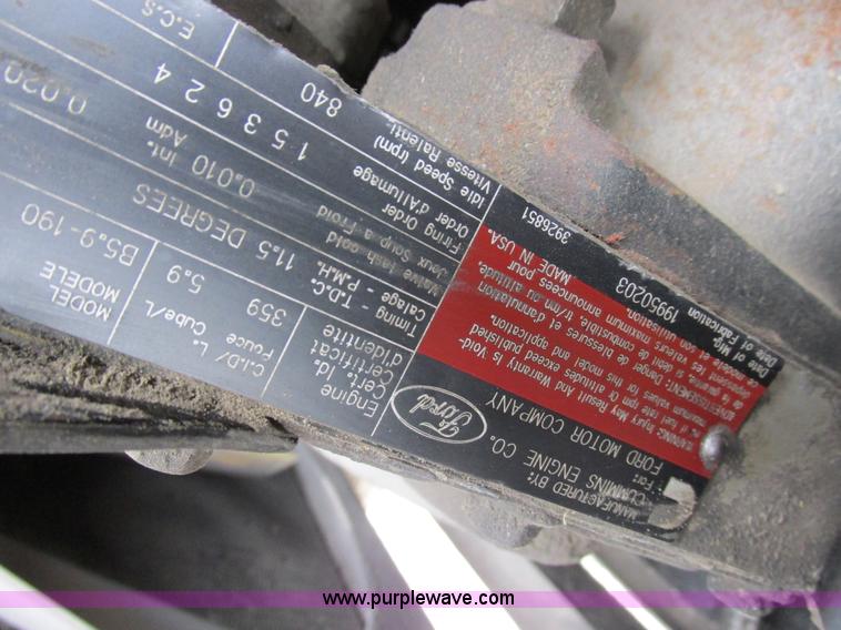 image for item I8824 1995 Ford F800 service truck