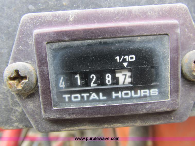 image for item I8824 1995 Ford F800 service truck