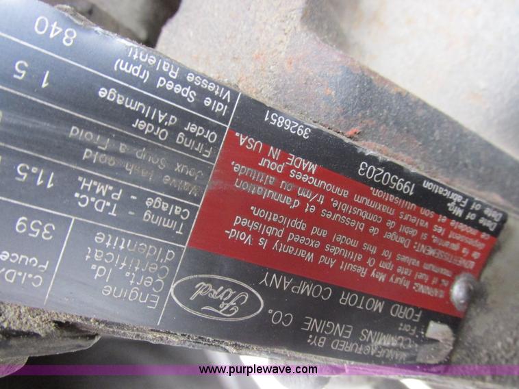 image for item I8824 1995 Ford F800 service truck