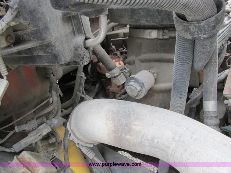 image for item I8824 1995 Ford F800 service truck