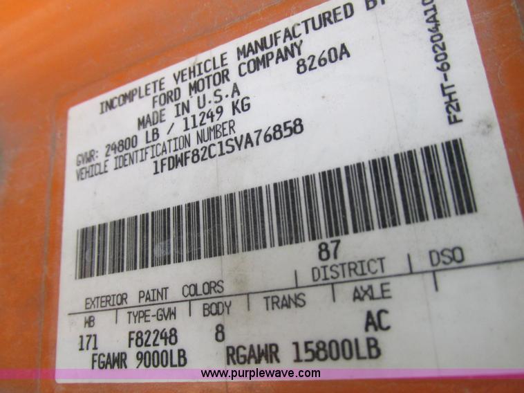 image for item I8824 1995 Ford F800 service truck