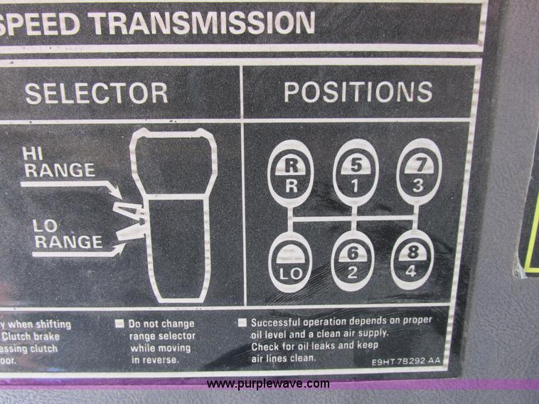 image for item I8824 1995 Ford F800 service truck