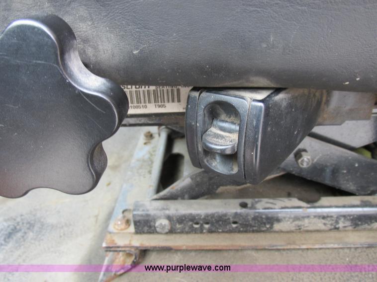 image for item I8824 1995 Ford F800 service truck