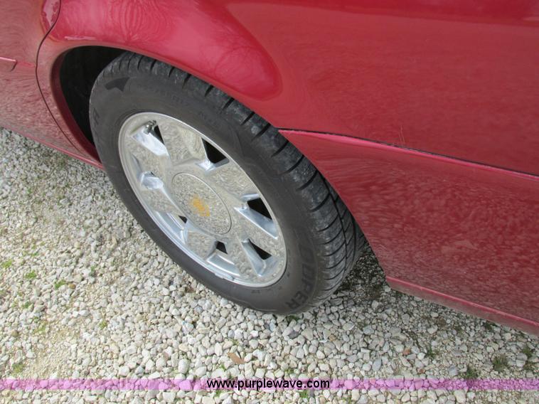 image for item I8836 2001 Cadillac DeVille DTS