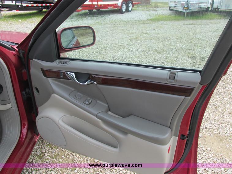 image for item I8836 2001 Cadillac DeVille DTS