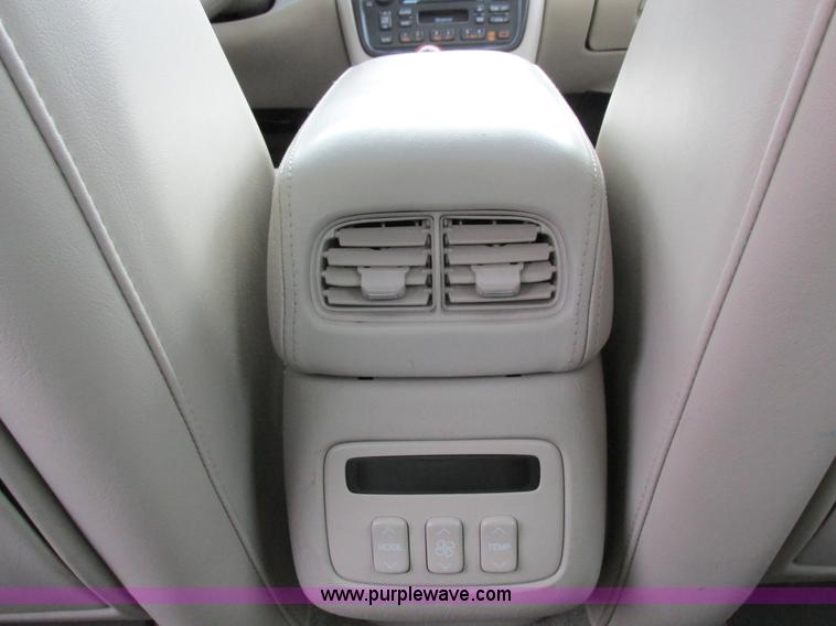 image for item I8836 2001 Cadillac DeVille DTS