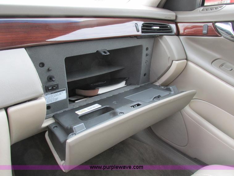 image for item I8836 2001 Cadillac DeVille DTS