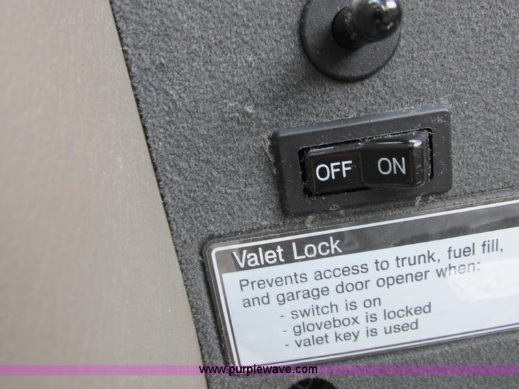 image for item I8836 2001 Cadillac DeVille DTS