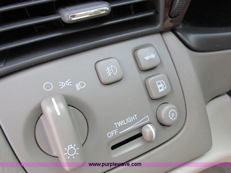 image for item I8836 2001 Cadillac DeVille DTS