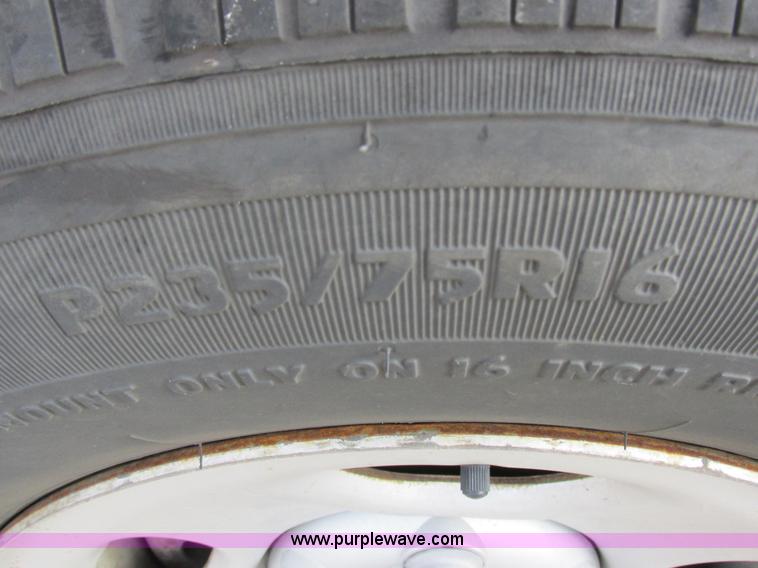 image for item I8837 2000 Chevrolet Silverado 1500 pickup truck