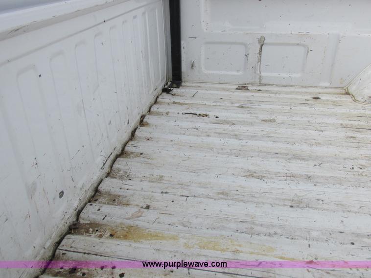 image for item I8837 2000 Chevrolet Silverado 1500 pickup truck