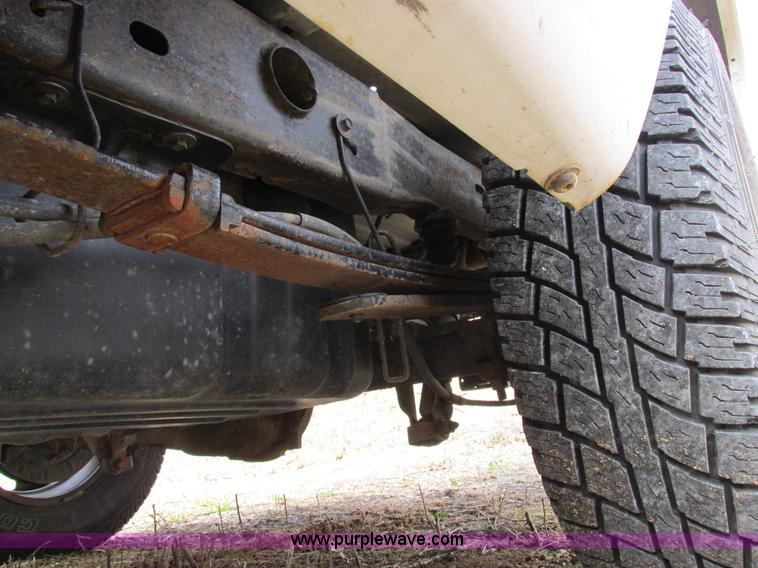 image for item I8837 2000 Chevrolet Silverado 1500 pickup truck