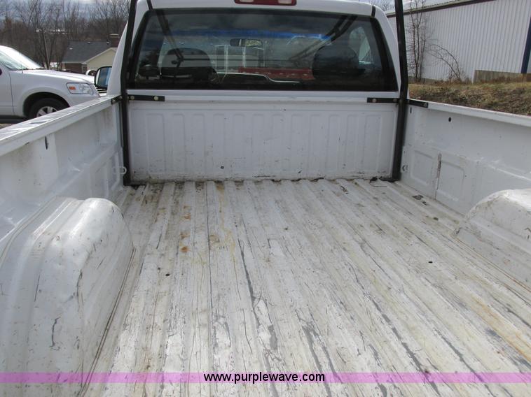 image for item I8837 2000 Chevrolet Silverado 1500 pickup truck