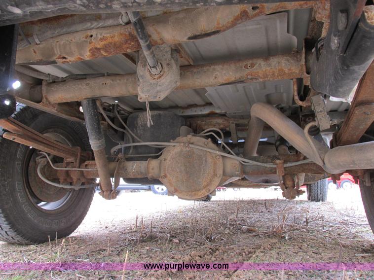 image for item I8837 2000 Chevrolet Silverado 1500 pickup truck