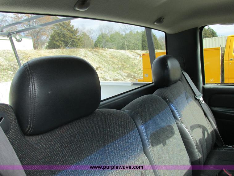 image for item I8837 2000 Chevrolet Silverado 1500 pickup truck