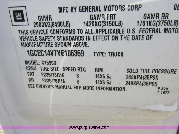 image for item I8837 2000 Chevrolet Silverado 1500 pickup truck