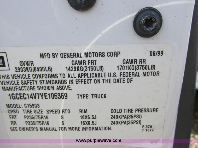 image for item I8837 2000 Chevrolet Silverado 1500 pickup truck