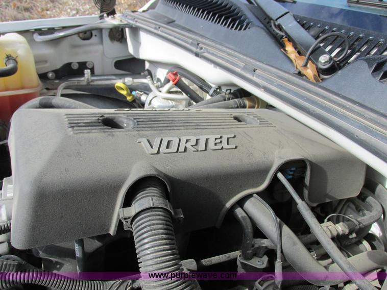 image for item I8837 2000 Chevrolet Silverado 1500 pickup truck