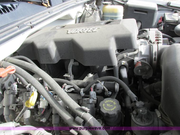 image for item I8837 2000 Chevrolet Silverado 1500 pickup truck