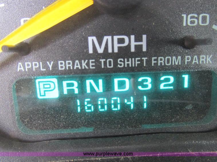 image for item I8837 2000 Chevrolet Silverado 1500 pickup truck