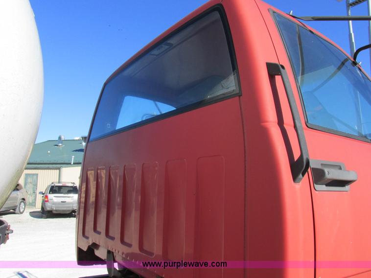 image for item I8839 1991 GM Kodiak propane delivery truck