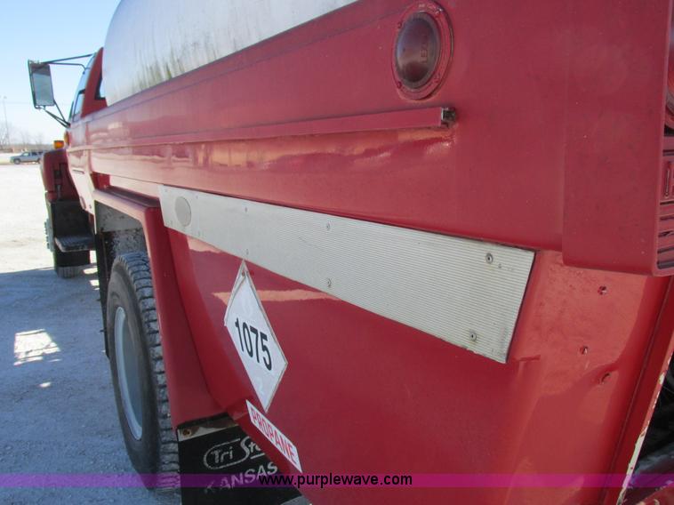 image for item I8839 1991 GM Kodiak propane delivery truck