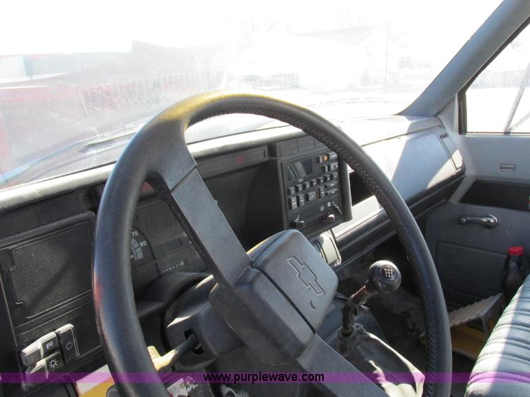 image for item I8839 1991 GM Kodiak propane delivery truck