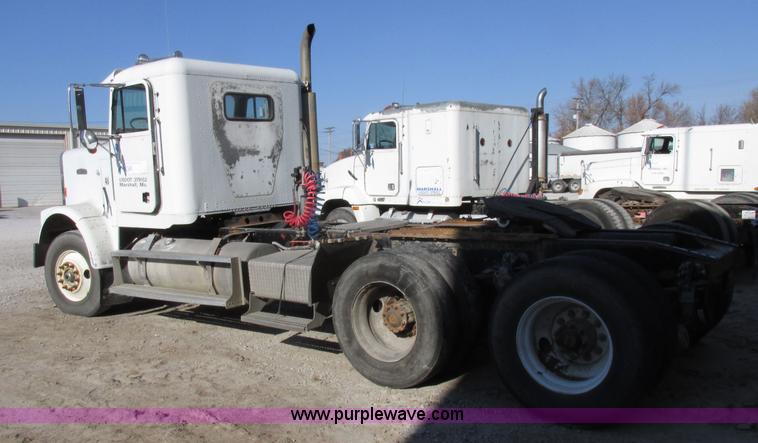 image for item I8865 1988 Freightliner FLC-64T semi truck