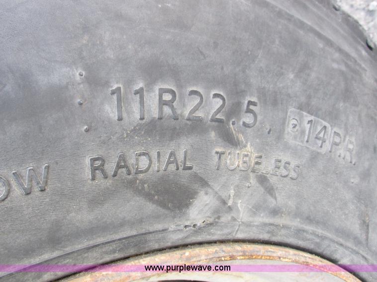 image for item I8865 1988 Freightliner FLC-64T semi truck