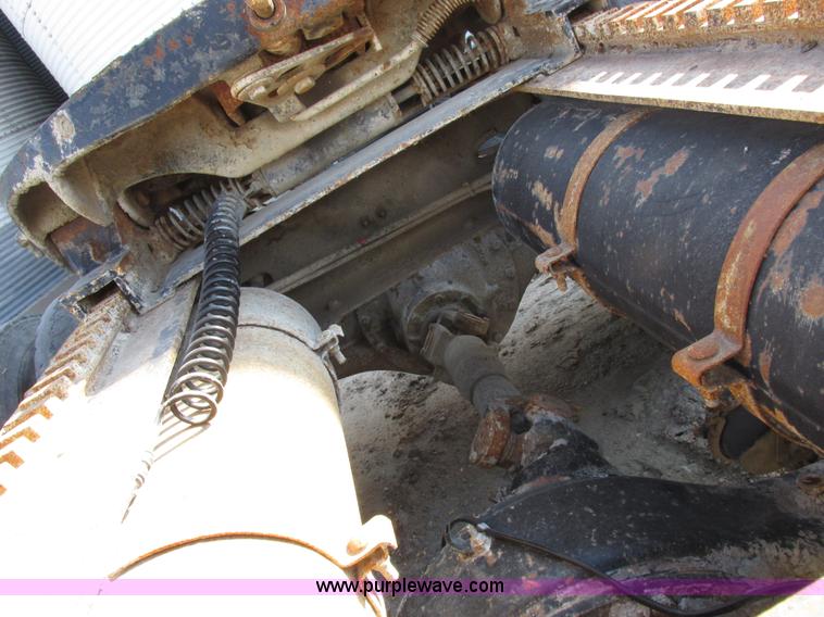 image for item I8865 1988 Freightliner FLC-64T semi truck