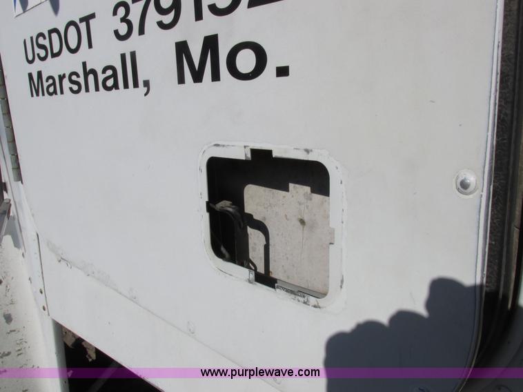 image for item I8865 1988 Freightliner FLC-64T semi truck