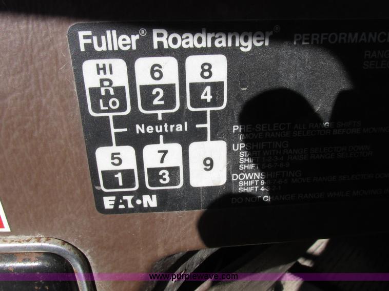 image for item I8865 1988 Freightliner FLC-64T semi truck