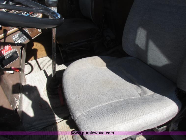 image for item I8865 1988 Freightliner FLC-64T semi truck