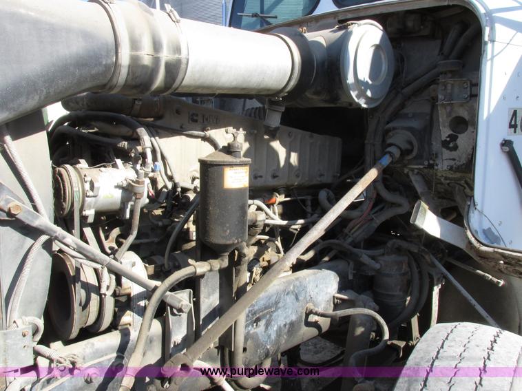 image for item I8865 1988 Freightliner FLC-64T semi truck