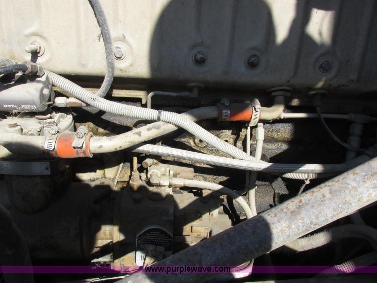 image for item I8865 1988 Freightliner FLC-64T semi truck