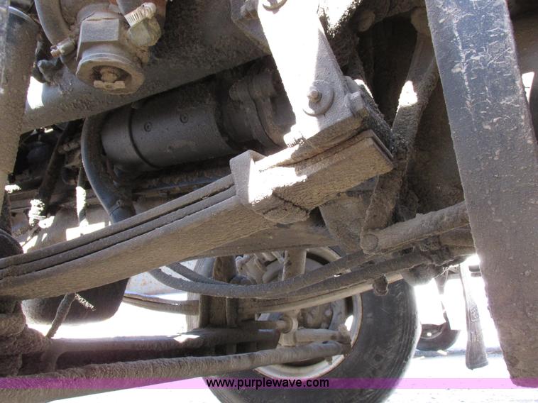 image for item I8865 1988 Freightliner FLC-64T semi truck