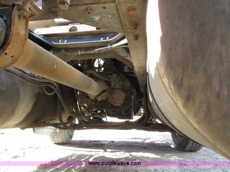 image for item I8865 1988 Freightliner FLC-64T semi truck