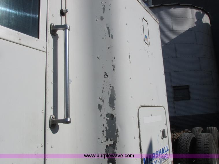 image for item I8866 1995 Freightliner FLD112 semi truck