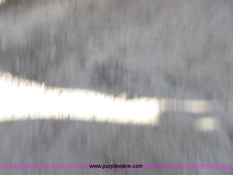 image for item I8866 1995 Freightliner FLD112 semi truck