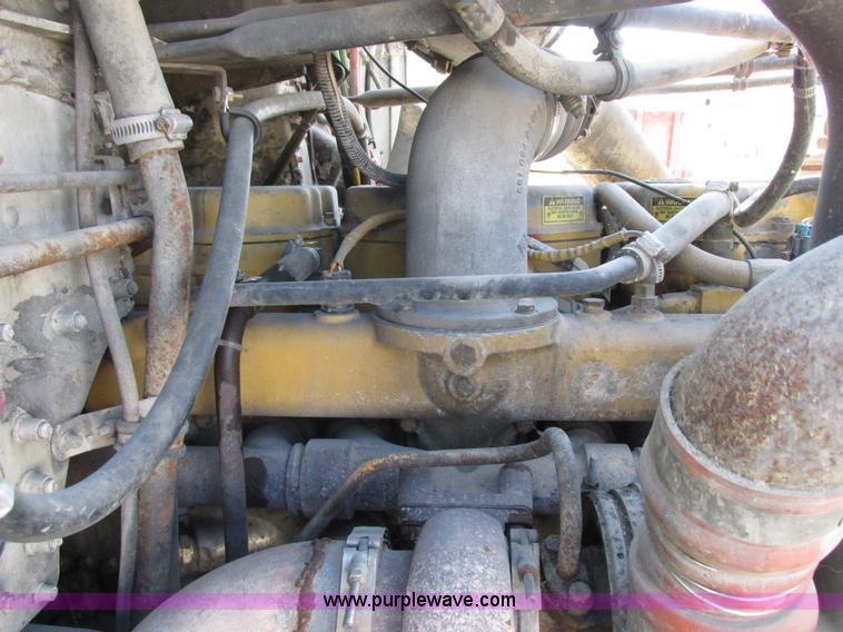 image for item I8866 1995 Freightliner FLD112 semi truck