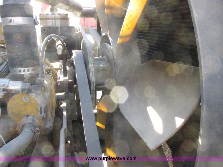 image for item I8866 1995 Freightliner FLD112 semi truck