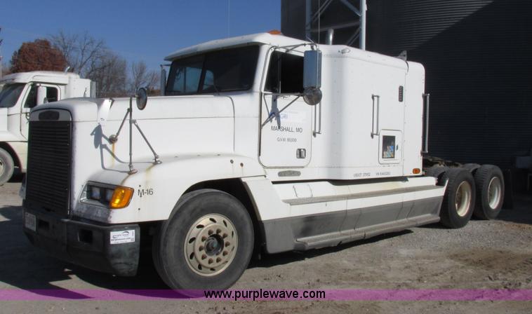 image for item I8867 1994 Freightliner FLD semi truck