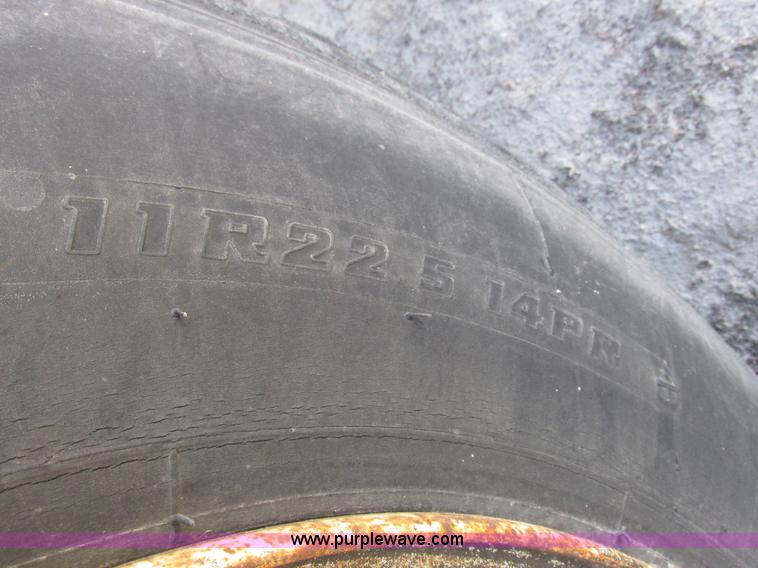 image for item I8867 1994 Freightliner FLD semi truck