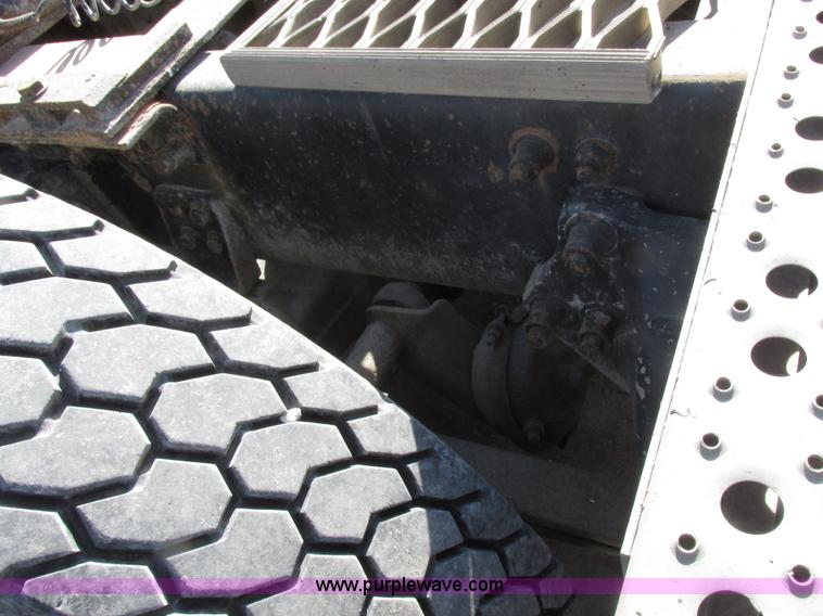 image for item I8867 1994 Freightliner FLD semi truck