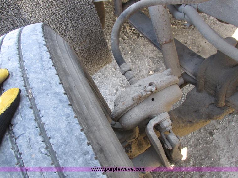 image for item I8867 1994 Freightliner FLD semi truck