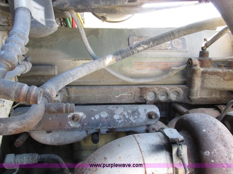 image for item I8867 1994 Freightliner FLD semi truck