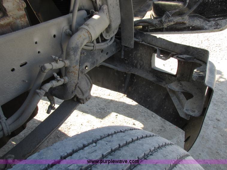 image for item I8867 1994 Freightliner FLD semi truck