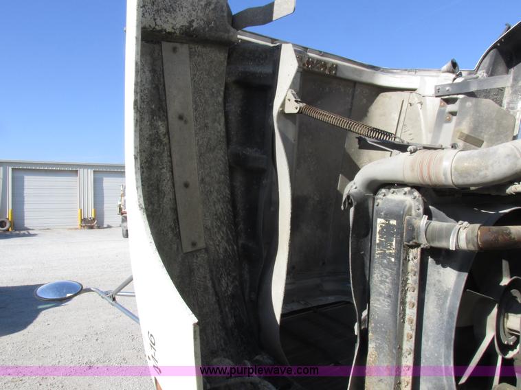 image for item I8867 1994 Freightliner FLD semi truck