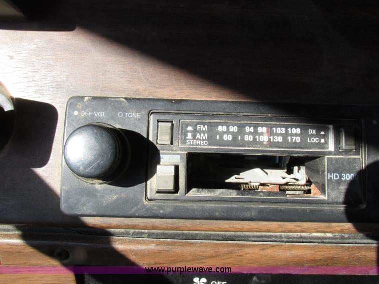 image for item I8867 1994 Freightliner FLD semi truck