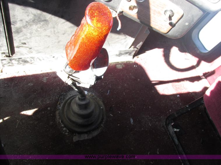 image for item I8867 1994 Freightliner FLD semi truck